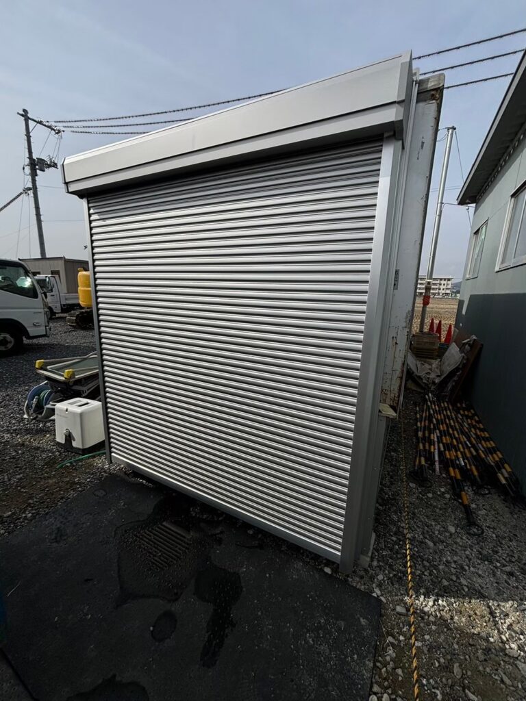 コンテナ　シャッター取り付け